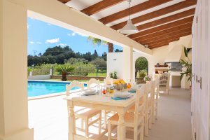 Luxus Ferienhaus Mallorca MA3996 Esstisch auf der Terrasse