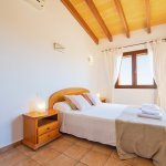 Ferienhaus Mallorca MA4770 Schlafzimmer mit Doppelbett