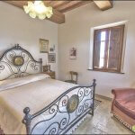 Ferienhaus Toskana TOH635 Schlafraum mit Doppelbett